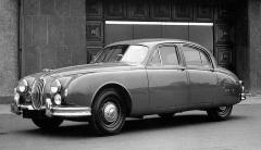 jaguar mk1full spats.jpg