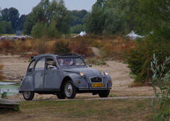 2cv-grau-100-jaar-citroen.jpg